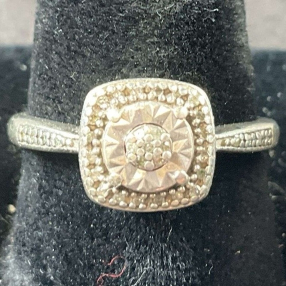 Geniune DIAMOND ring